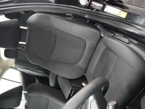 Used 2021 Toyota Corolla LE FWD image 4