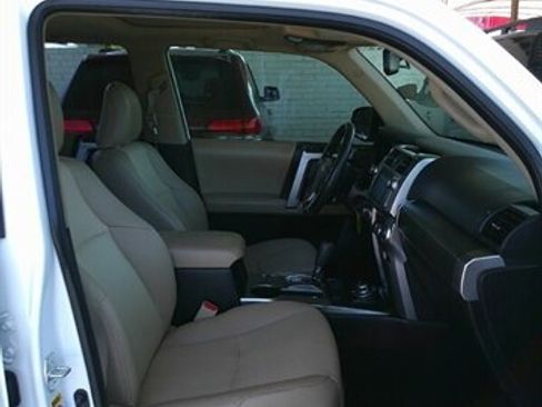 Used 2018 Toyota 4Runner SR5 Premium image 27