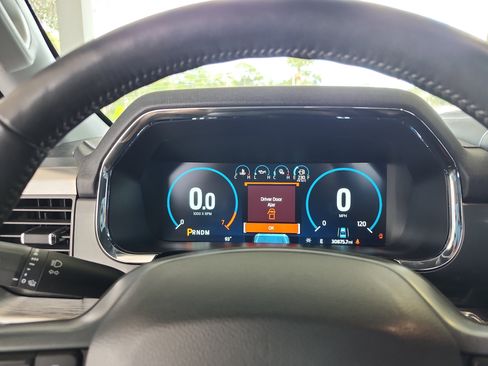 Used 2023 Ford F150 Lariat w/ Trailer Tow Package AWD/4WD image 11