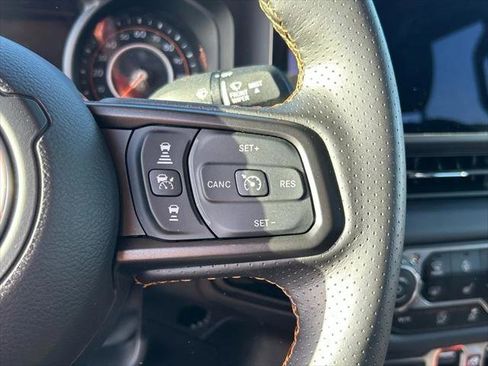 Certified 2025 Jeep Gladiator Mojave w/ Convenience Group AWD/4WD image 25