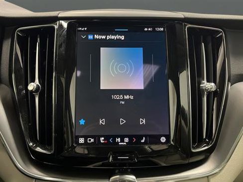 Used 2025 Volvo XC60 B5 Core w/ Protection Package Premier image 32