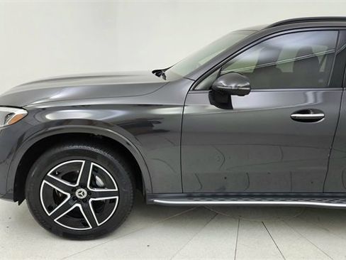 Used 2024 Mercedes-Benz GLC 300 GLC 300 w/ AMG Line image 9