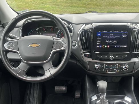 Used 2021 Chevrolet Traverse LT AWD/4WD image 14