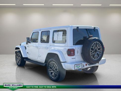 Used 2023 Jeep Wrangler Unlimited Sahara image 5