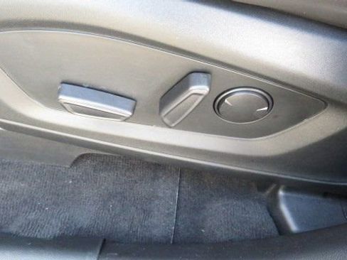 Certified 2022 Ford Explorer Platinum w/ Equipment Group 601A image 18