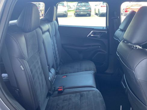 Used 2023 Mitsubishi Outlander SE Black Edition AWD/4WD image 27