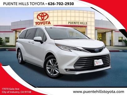 Certified 2023 Toyota Sienna Limited