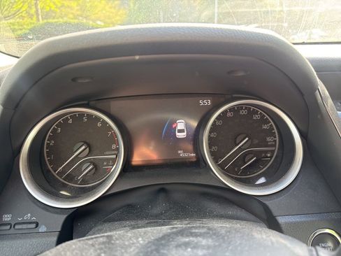 Used 2022 Toyota Camry XLE w/ Navigation Package image 11