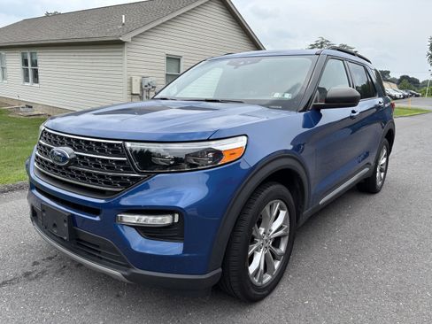 Used 2020 Ford Explorer XLT w/ Equipment Group 202A AWD/4WD image 8