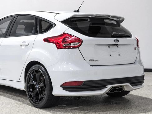 Used 2017 Ford Focus ST FWD image 14