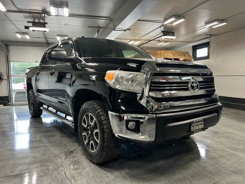 Used 2016 Toyota Tundra SR5 image 3