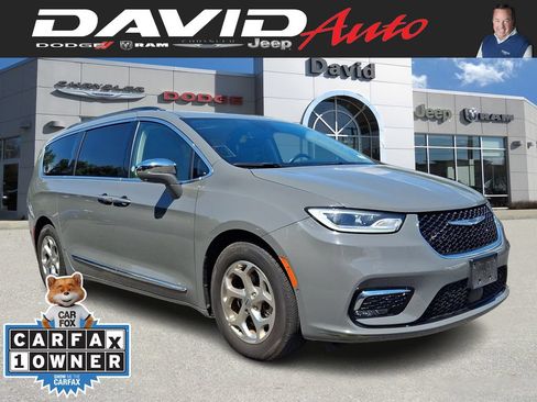 Used 2022 Chrysler Pacifica Limited FWD image 1