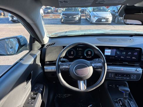 Used 2025 Hyundai Kona SEL image 34