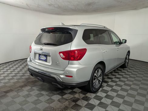 Used 2019 Nissan Pathfinder SV image 7
