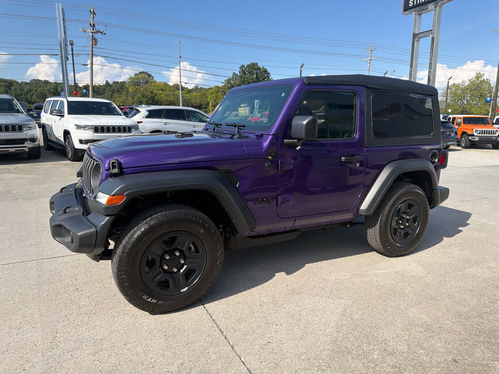 Used 2026 Jeep Wrangler Sport AWD/4WD image 5