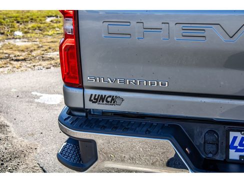Used 2024 Chevrolet Silverado 3500 LTZ image 15