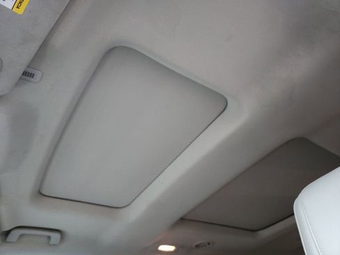 Used 2018 Ford Explorer Platinum image 22