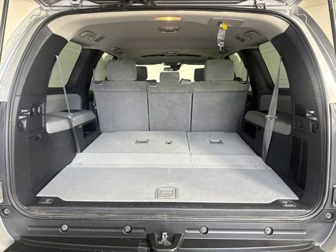 Used 2019 Toyota Sequoia SR5 AWD/4WD image 23