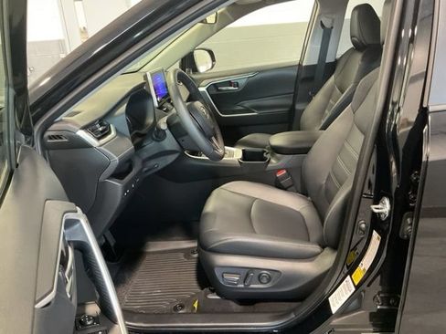 Used 2025 Toyota RAV4 XLE Premium w/ Weather Package AWD/4WD image 17