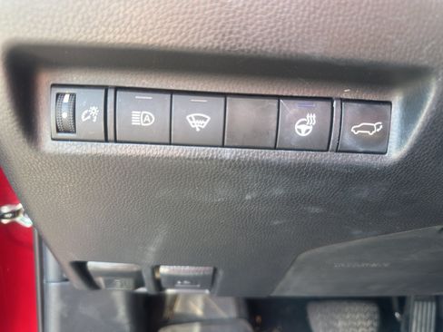 Used 2022 Toyota RAV4 XLE Premium AWD/4WD image 12