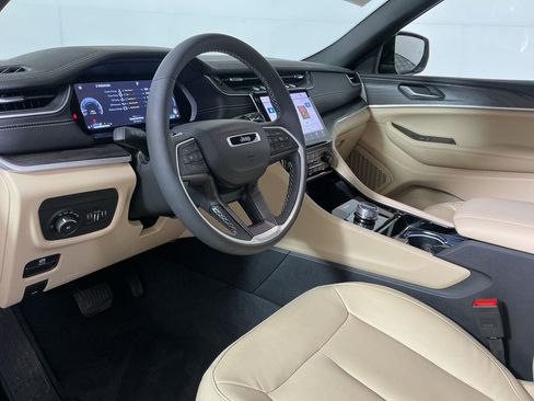 Used 2023 Jeep Grand Cherokee L Limited image 21