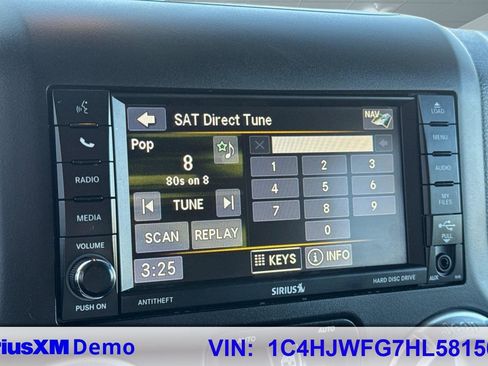 Used 2017 Jeep Wrangler Unlimited Rubicon image 33