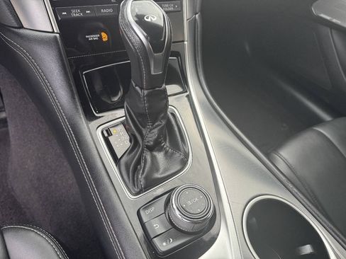Used 2020 INFINITI Q60 3.0t Luxe RWD image 13
