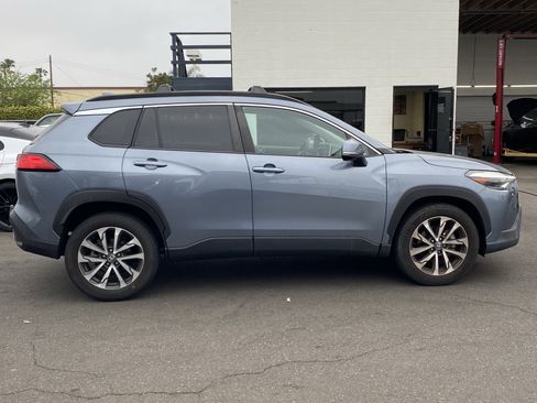 Used 2023 Toyota Corolla Cross XLE w/ Convenience Package image 2