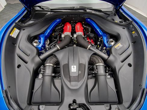 Used 2026 Ferrari Roma Spider RWD image 35