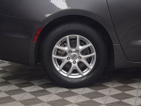 Used 2023 Chrysler Pacifica Touring-L FWD image 29
