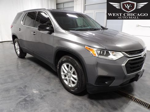 Used 2020 Chevrolet Traverse LS FWD image 1