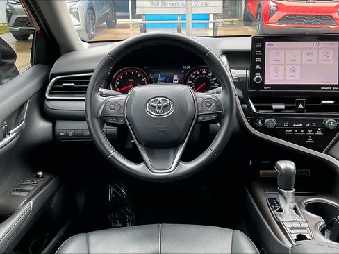 Used 2021 Toyota Camry XSE image 7