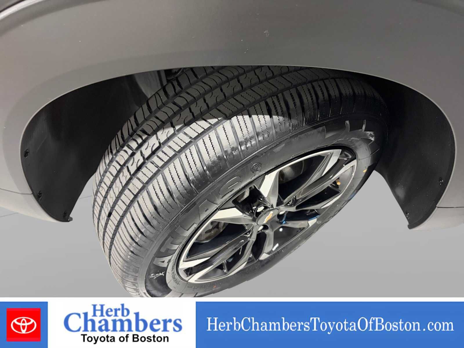 Used 2023 Chevrolet TrailBlazer LT w/ Convenience Package AWD/4WD image 9