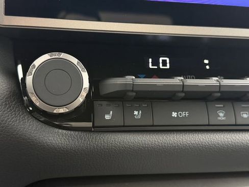 New 2026 Toyota Tundra Limited AWD/4WD image 21