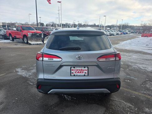 Used 2022 Toyota Corolla Cross LE image 4
