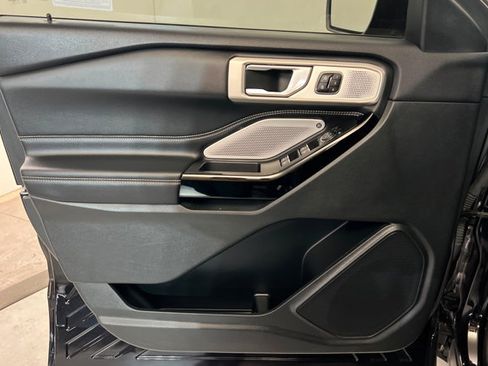 Used 2023 Ford Explorer ST w/ Equipment Group 401A image 14