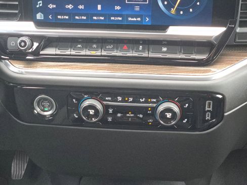 Used 2024 Chevrolet Silverado 1500 LT image 19