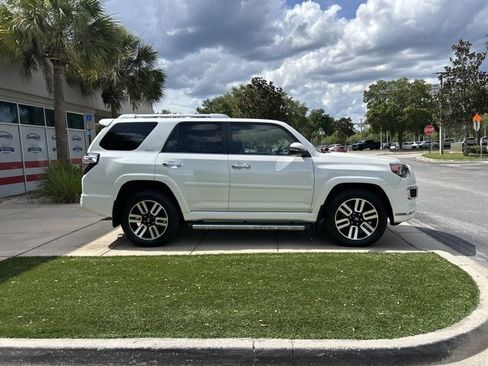 Used 2021 Toyota 4Runner Limited AWD/4WD image 3