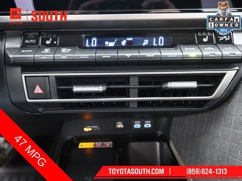 Used 2025 Toyota Camry XLE FWD image 19