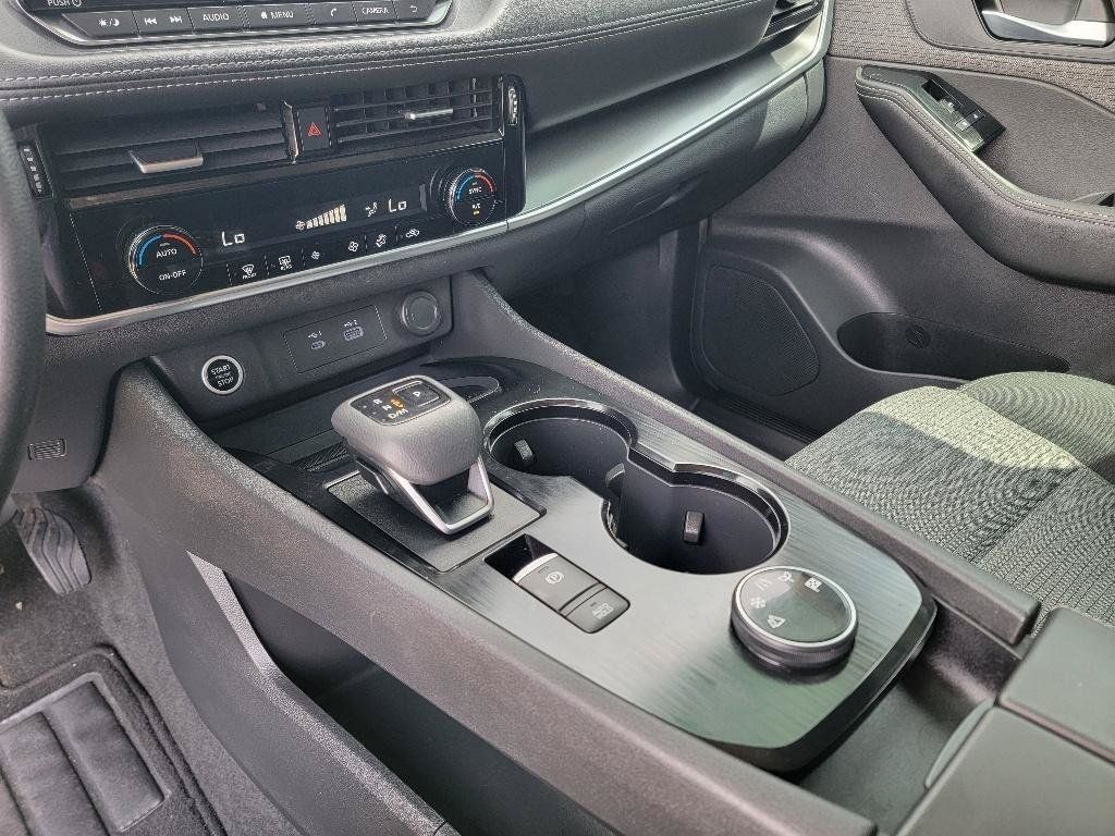 Used 2022 Nissan Rogue SV AWD/4WD image 20