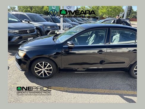 Used 2017 Volkswagen Jetta SE FWD image 1