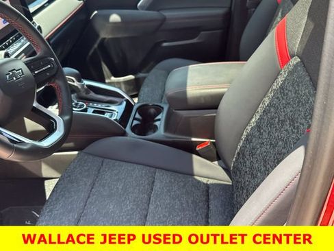 Used 2024 Chevrolet Colorado Z71 w/ Z71 Convenience Package 2 AWD/4WD image 17