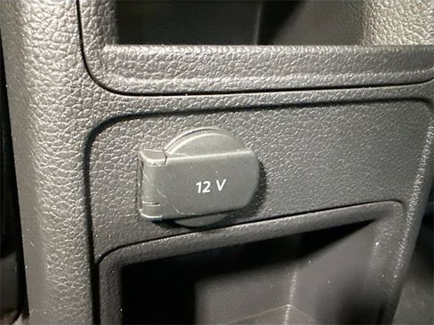 Used 2017 Volkswagen Jetta GLI image 29