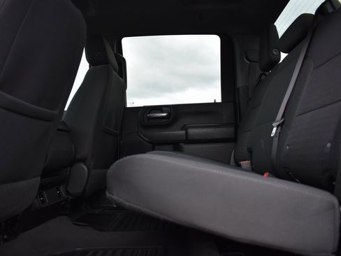 Used 2023 Chevrolet Silverado 2500 Custom w/ Custom Value Package image 8