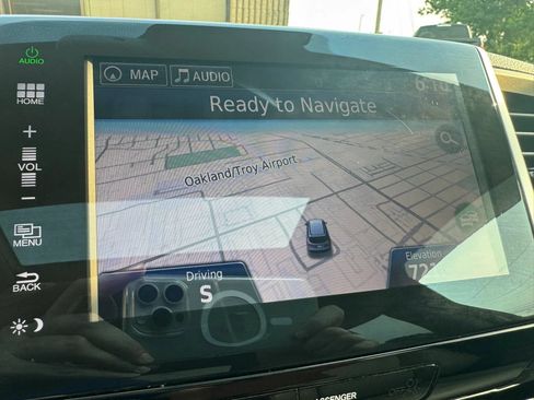 Used 2016 Honda Pilot Touring image 17