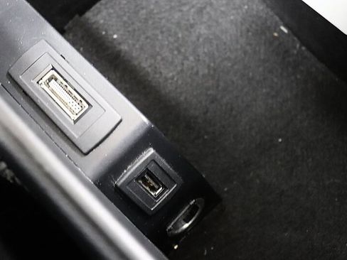 Used 2013 Mercedes-Benz SLK 250 image 42