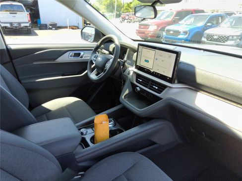 New 2026 Ford Explorer Active RWD image 29