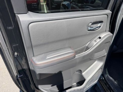 Used 2025 Nissan Frontier Pro-X w/ Pro Convenience Package image 11