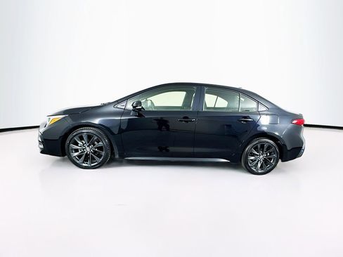 Used 2025 Toyota Corolla SE image 6