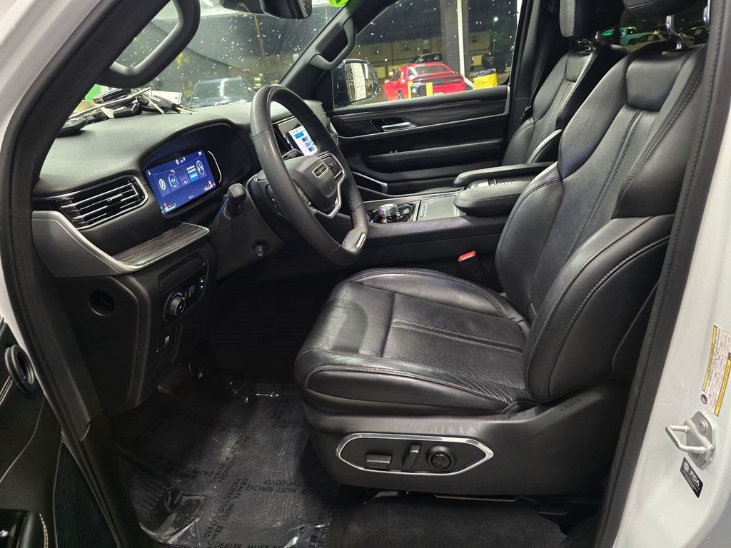 Used 2024 Jeep Wagoneer Series II w/ Flexible Seating Group AWD/4WD image 17